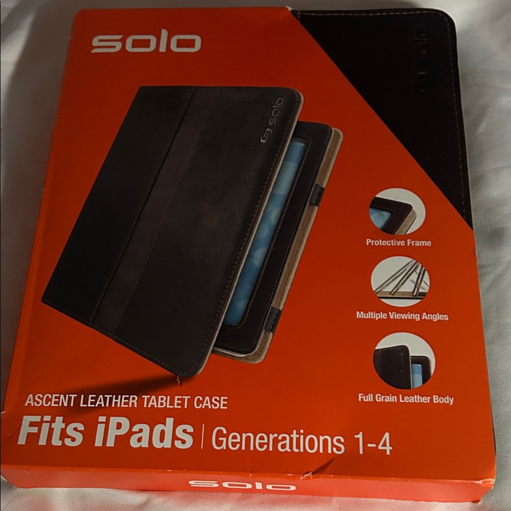 Solo Black Leather Tablet Case for iPads